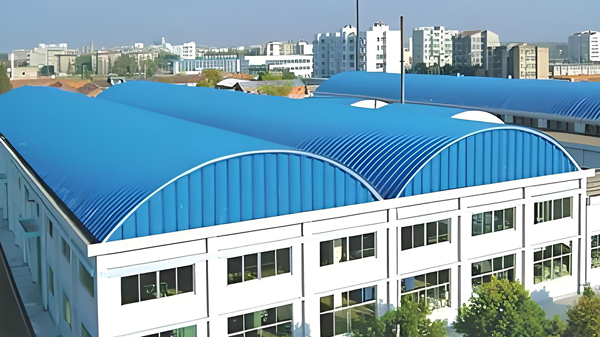 冷弯成型技术推动拱形屋顶建设效率提升冷弯成型拱形屋顶结构